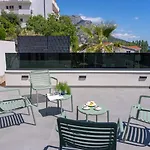 Siete Luxury Living Just Steps From The * Duće