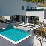 Siete Luxury Living Just Steps From The *