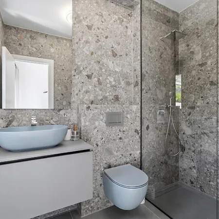New!! Siete Luxury Living Just Steps From The Villa