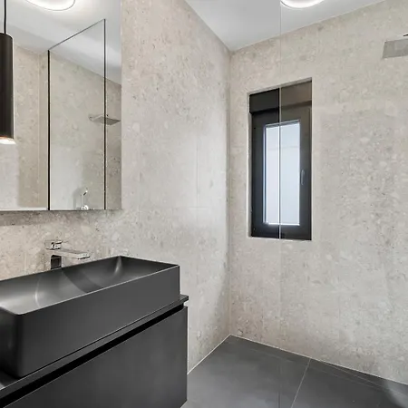 Siete Luxury Living Just Steps From The Βίλα Duće