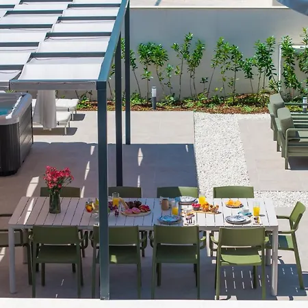 Siete Luxury Living Just Steps From The *