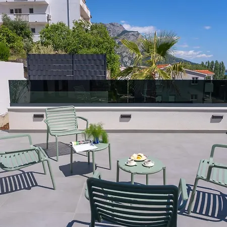 Siete Luxury Living Just Steps From The * Duće