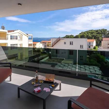 New!! Siete Luxury Living Just Steps From The
