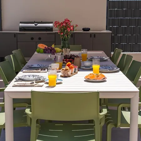 New!! Siete Luxury Living Just Steps From The *