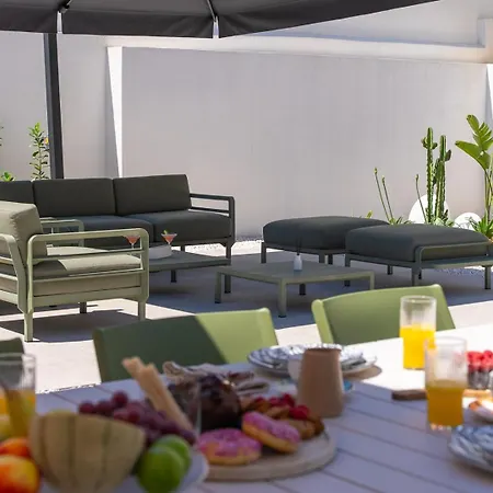 New!! Siete Luxury Living Just Steps From The