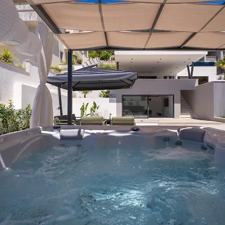 Siete Luxury Living Just Steps From The Βίλα Duće