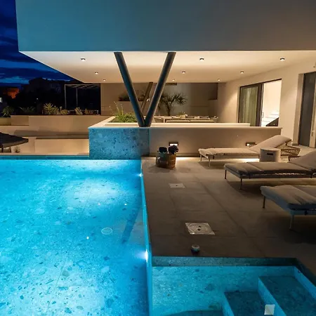 Villa New!! Siete Luxury Living Just Steps From The Duce